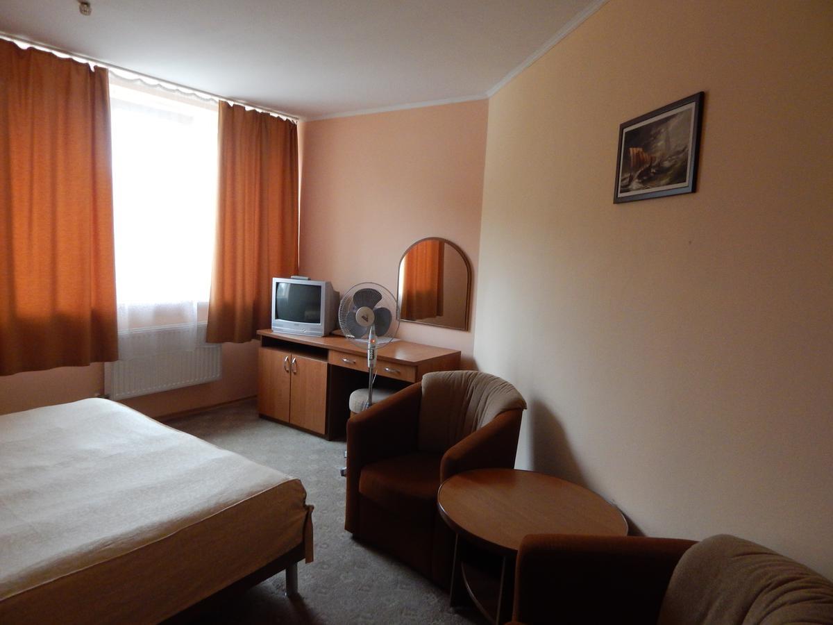 Karpaty Viking Motel Nizhneye Sinevidnoye Exterior photo
